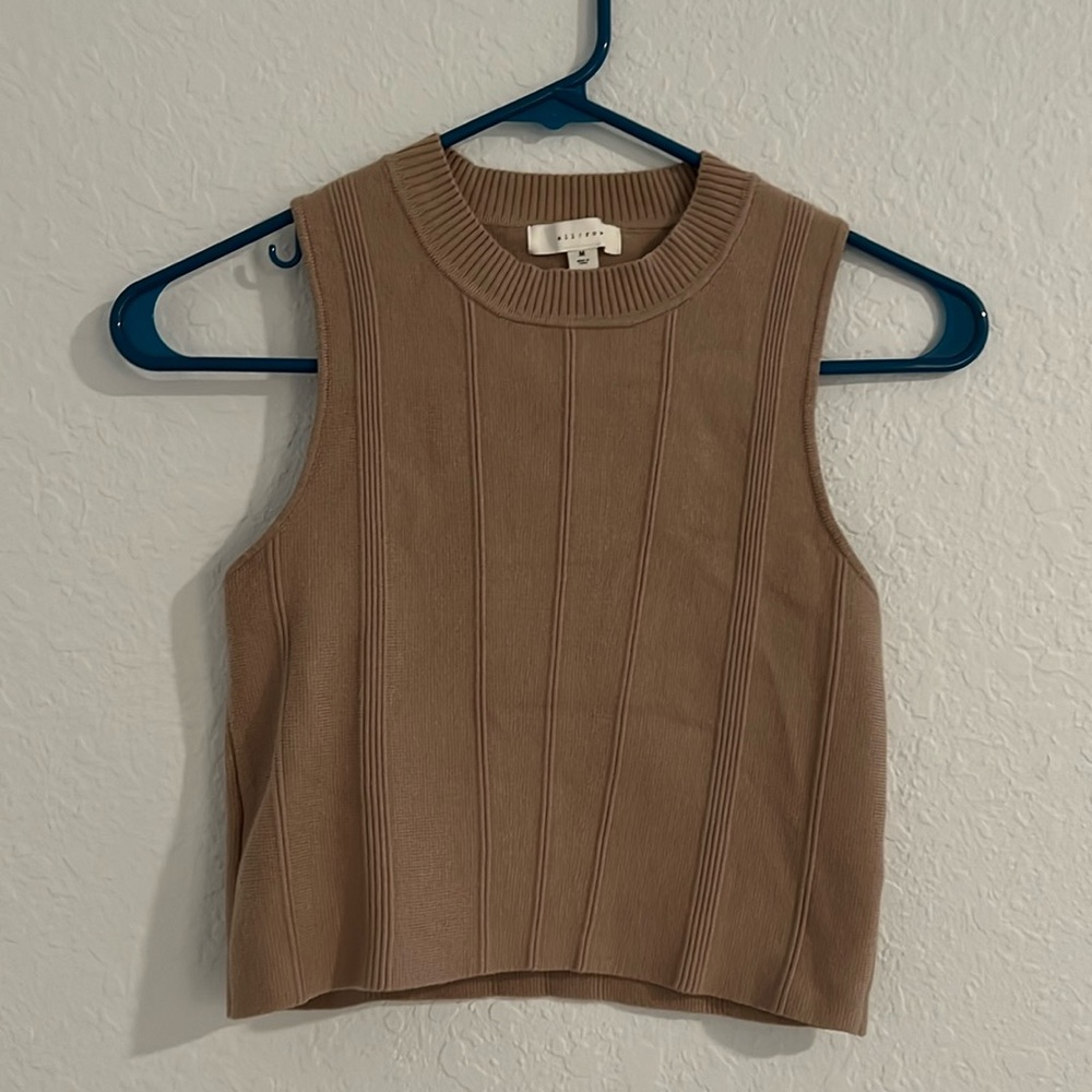 All : Row Tan Crop Top